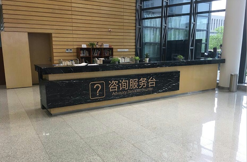 標識牌廠家分享：高端酒店標識設計的三個要點-千帆標識，行業(yè)經驗18年，為400+企業(yè)或市政單位提供標識系統解決方案。