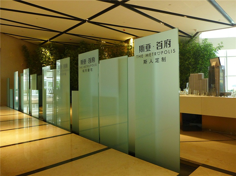 精神堡壘廠家：小區(qū)標識標牌的作用