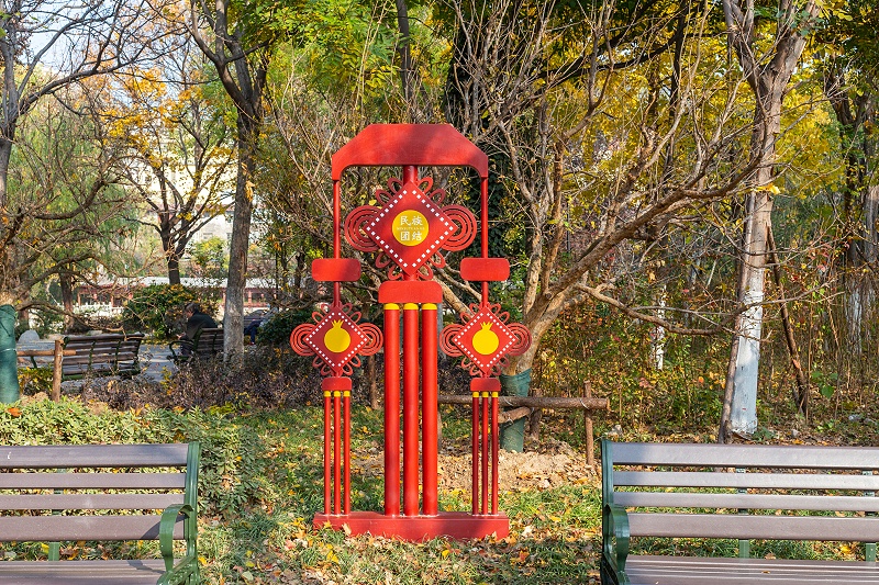 精神堡壘制作廠家：淺談標識標牌應(yīng)該具備哪些特性？